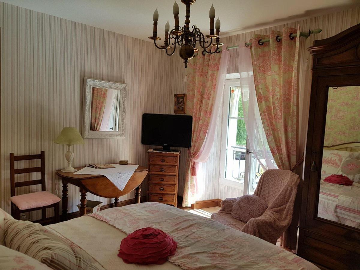 Sous Les Remparts Bed & Breakfast Solignac Exterior photo